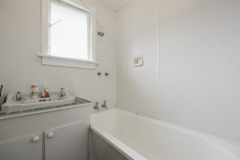 Photo of property in 82 Koremata Street, Green Island, Dunedin, 9018