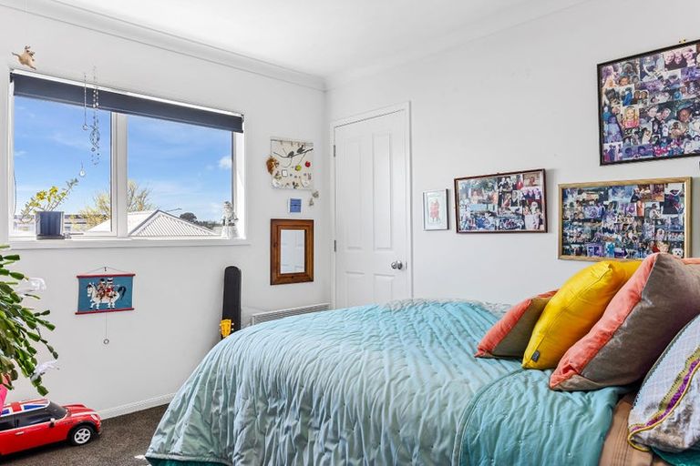 Photo of property in 20 Linkwater Way, Parklands, Christchurch, 8083