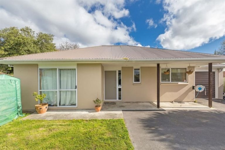 Photo of property in 2/74 Wildberry Street, Woolston, Christchurch, 8023