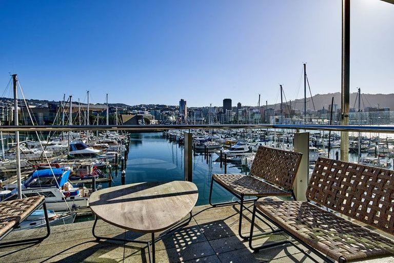 Photo of property in Clyde Quay Wharf, 2b/6 Clyde Quay Wharf, Te Aro, Wellington, 6011