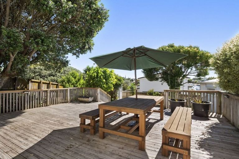 Photo of property in 24 Sycamore Drive, Sunnynook, Auckland, 0620
