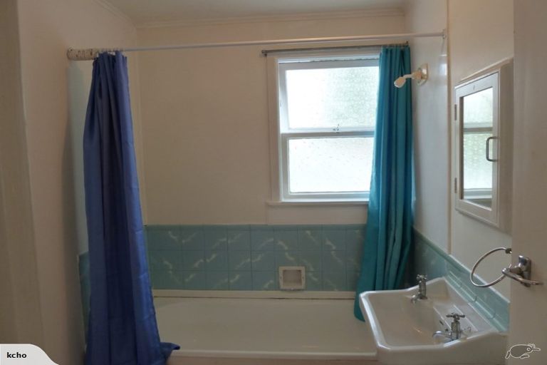 Photo of property in 2/25 Nutsey Avenue, Northcote, Auckland, 0627