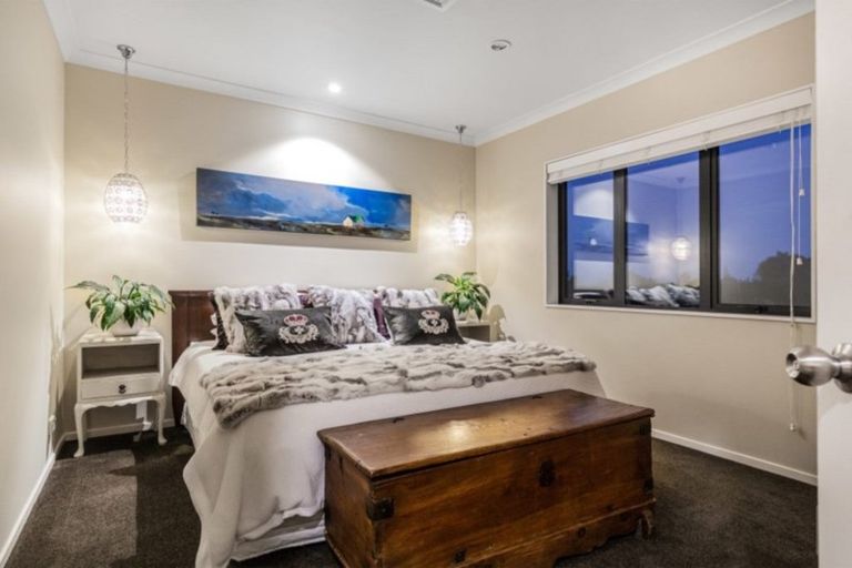Photo of property in 121 Polo Prince Drive, Totara Park, Manurewa, 2576