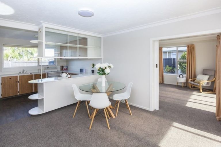 Photo of property in 40 Niven Street, Avondale, Christchurch, 8061