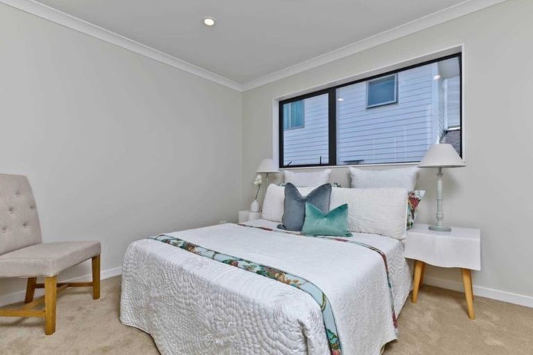 Photo of property in 30 Para Close, Fairview Heights, Auckland, 0632