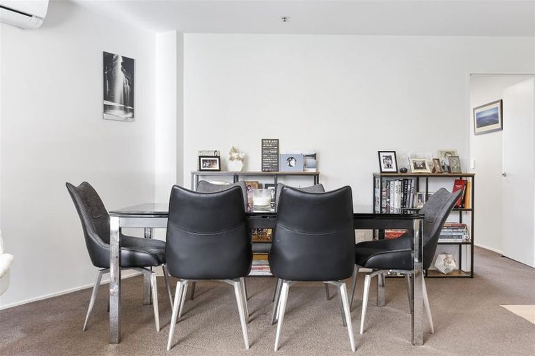 Photo of property in Mon Desir Apartments, 1d/173 Hurstmere Road, Takapuna, Auckland, 0622