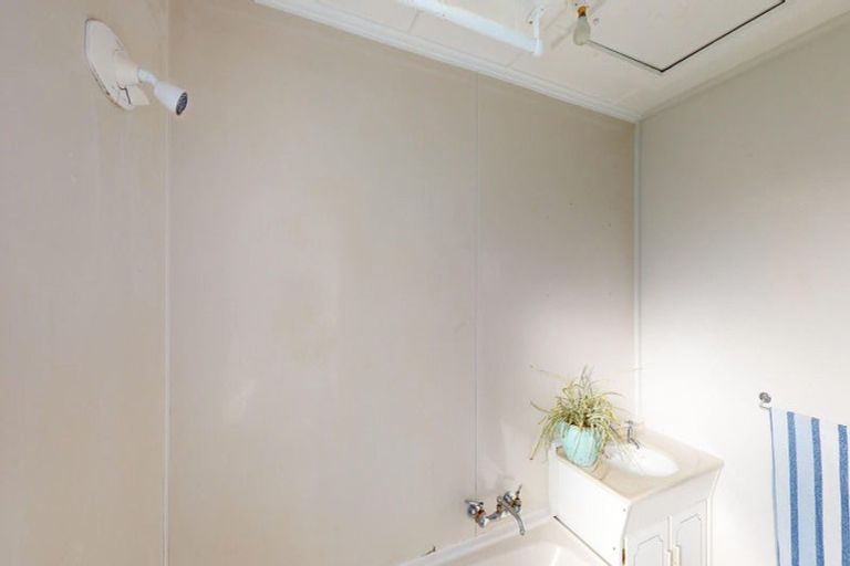 Photo of property in 165 Kahukura Avenue, Waitarere Beach, Levin, 5510