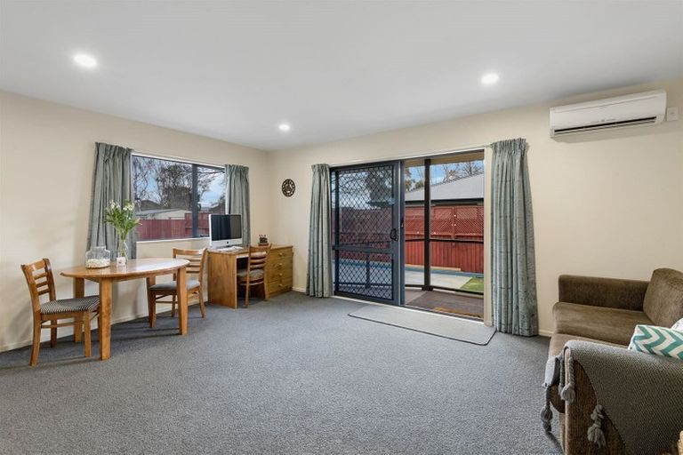Photo of property in 20a Tiora Place, Upper Riccarton, Christchurch, 8041