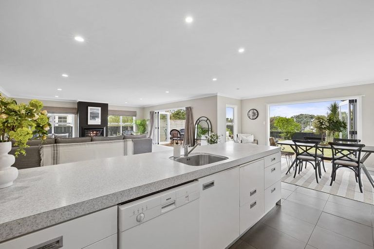 Photo of property in 17 Normanby Street, Fitzroy, New Plymouth, 4312