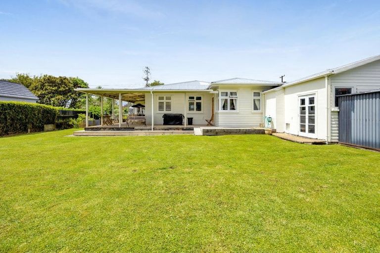 Photo of property in 58 Govett Avenue, Frankleigh Park, New Plymouth, 4310