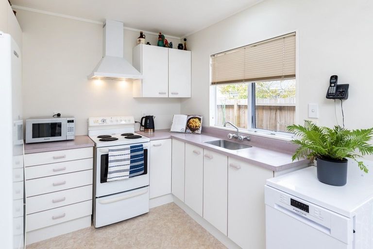 Photo of property in 39b Portadown Avenue, Pakuranga Heights, Auckland, 2010