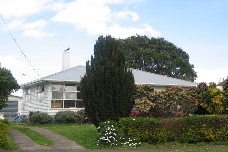 Photo of property in 30 Woodleigh Street, Frankleigh Park, New Plymouth, 4310