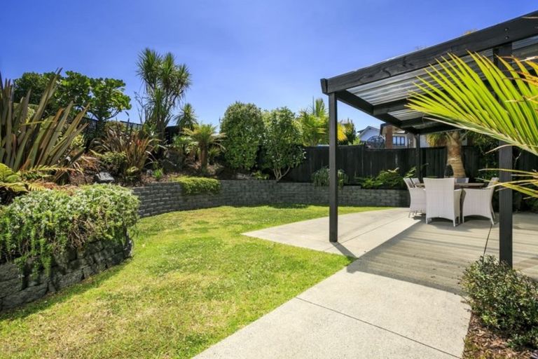 Photo of property in 27 Lyford Crescent, Sunnynook, Auckland, 0620