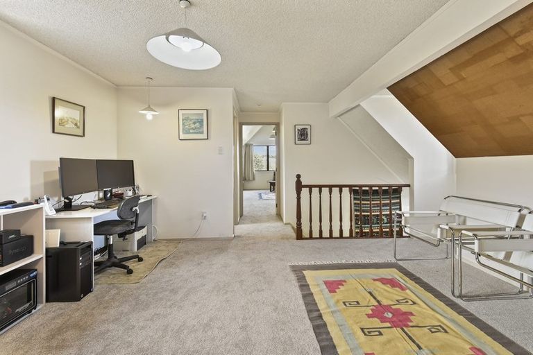 Photo of property in 2 Paulownia Place, Totara Heights, Auckland, 2105