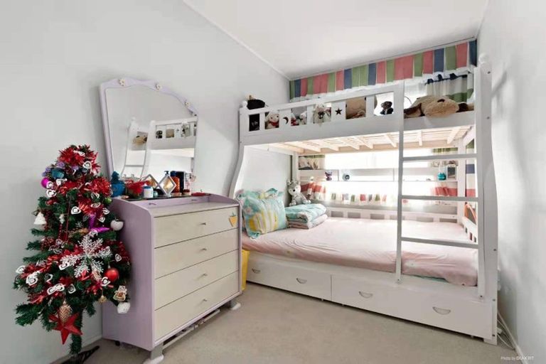 Photo of property in 1/94 Prince Regent Drive, Half Moon Bay, Auckland, 2012