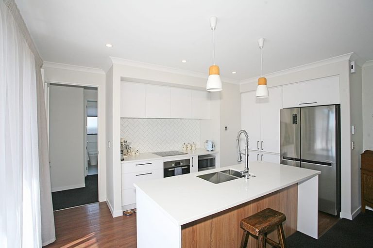 Photo of property in 18 Pistacia Place, Hornby, Christchurch, 8025