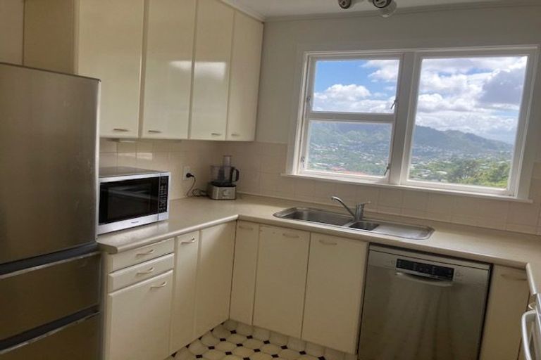 Photo of property in 48 Huntingdon Street, Northland, Wellington, 6012