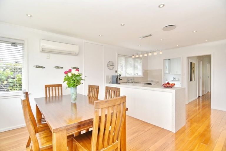 Photo of property in 30 Sevenoaks Drive, Bryndwr, Christchurch, 8053