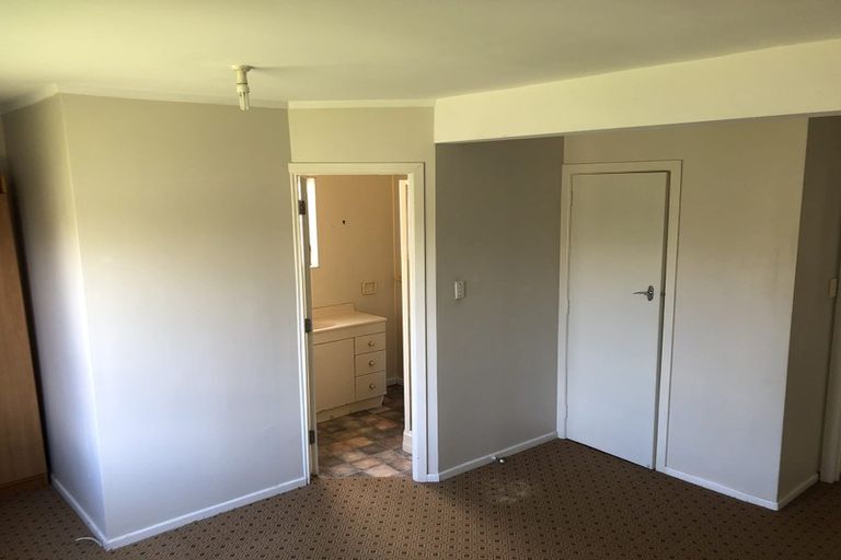 Photo of property in 1/68 College Road, Northcote, Auckland, 0627