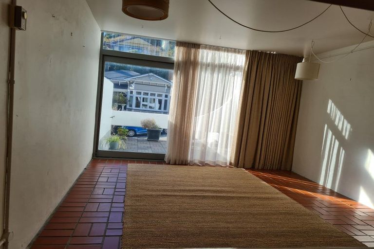 Photo of property in 102 Majoribanks Street, Mount Victoria, Wellington, 6011