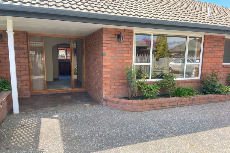 Photo of property in 2/42f Merrin Street, Avonhead, Christchurch, 8042
