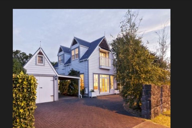 Photo of property in 46 Bradbury Road, Botany Downs, Auckland, 2010