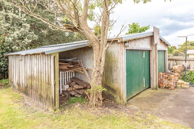 Photo of property in 30 Weraroa Road, Waverley, 4510