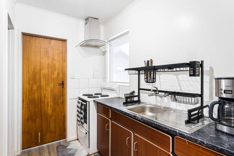 Photo of property in 2 Cobar Close, Maupuia, Wellington, 6022