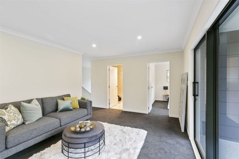 Photo of property in 6 Pihipihi Way, Crofton Downs, Wellington, 6035