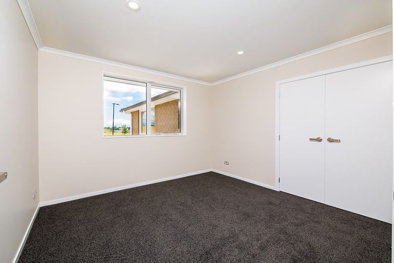 Photo of property in 29 Twin Parks Rise, Papakura, 2110