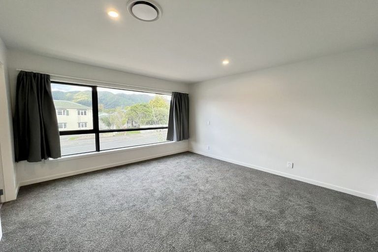 Photo of property in 35 Ludlam Crescent, Woburn, Lower Hutt, 5010