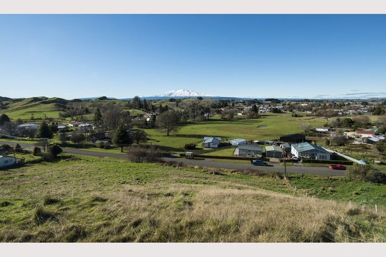 Photo of property in 24 Hukaroa Road, Raetihi, 4632