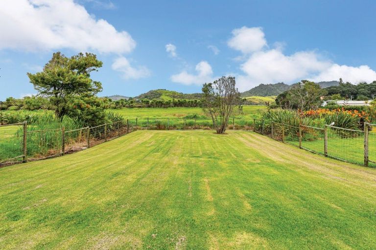 Photo of property in 103 Ocean Beach Road, Tairua, 3508