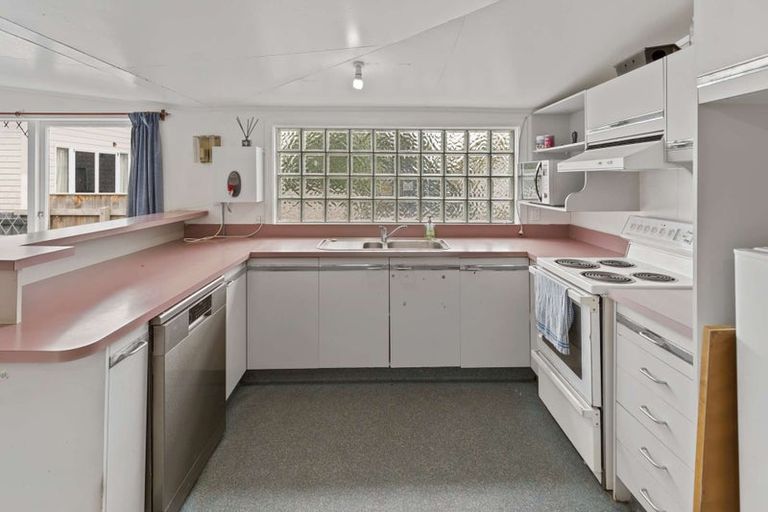 Photo of property in 1 Moore Avenue, Tawhero, Whanganui, 4501