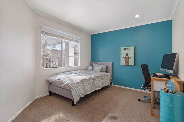 Photo of property in 13 Westminster Gardens, Unsworth Heights, Auckland, 0632