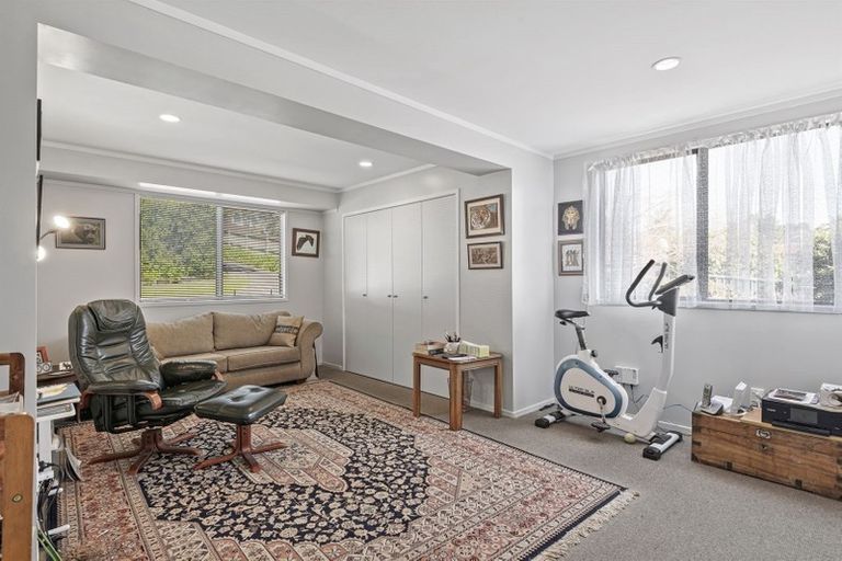 Photo of property in 92b Colwill Road, Massey, Auckland, 0614