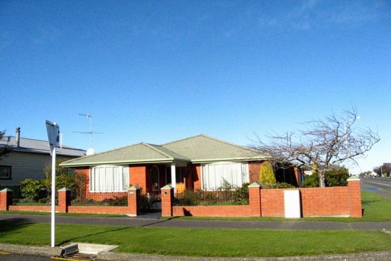 Photo of property in 35 Banks Street, Richmond, Invercargill, 9810