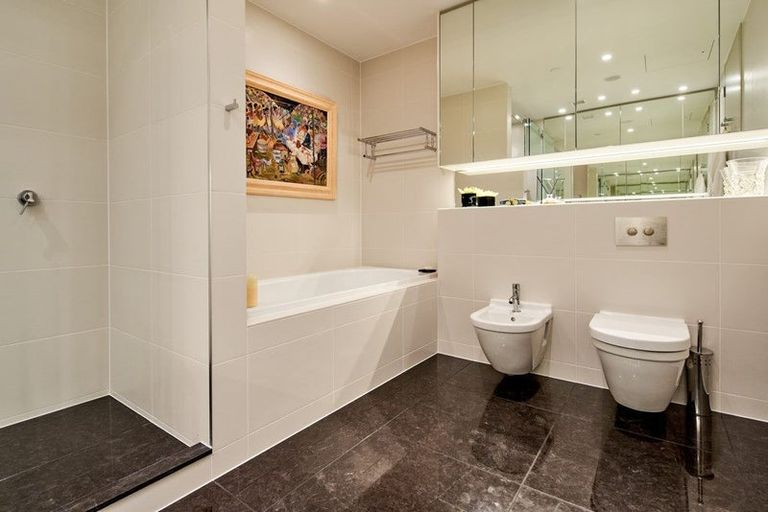 Photo of property in Clyde Quay Wharf, 2b/6 Clyde Quay Wharf, Te Aro, Wellington, 6011