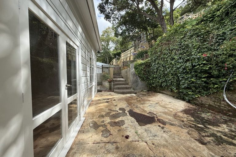 Photo of property in 20 Northland Road, Northland, Wellington, 6012