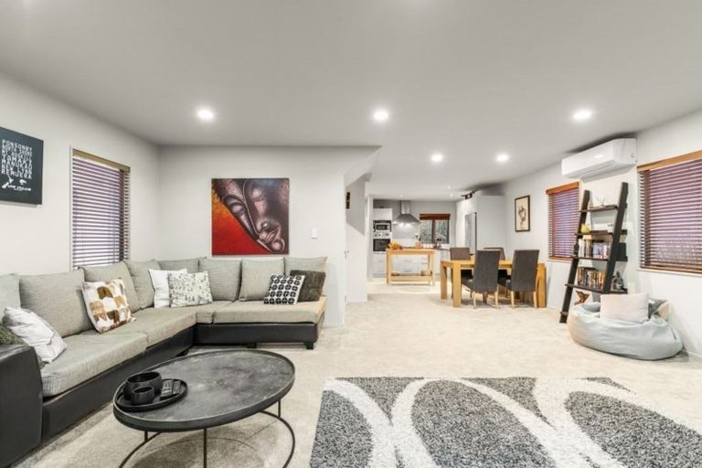 Photo of property in 11/48 Schnapper Rock Road, Schnapper Rock, Auckland, 0632