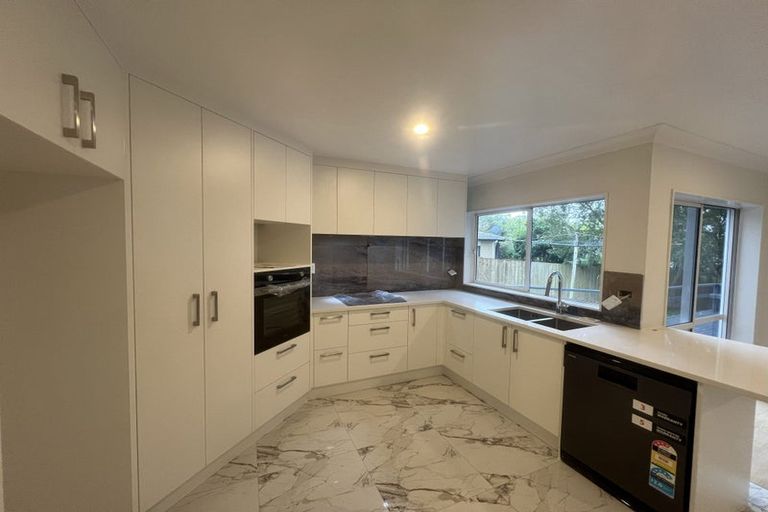 Photo of property in 3a Christina Avenue, Te Atatu South, Auckland, 0602