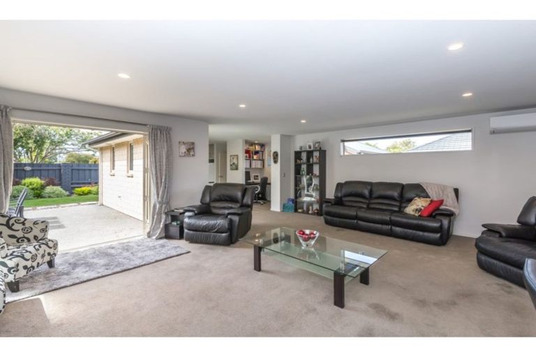 Photo of property in 78a Daniels Road, Redwood, Christchurch, 8051