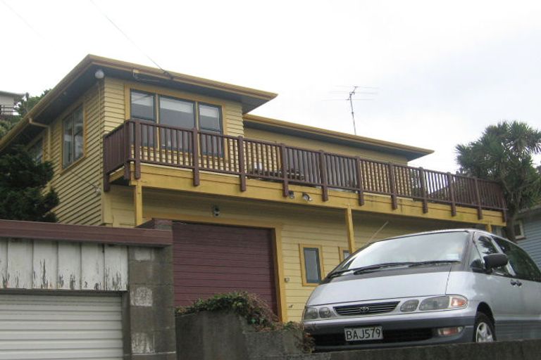 Photo of property in 19 Houghton Bay Road, Houghton Bay, Wellington, 6023