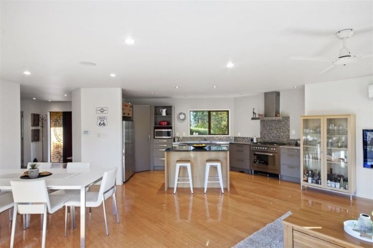 Photo of property in 23 Lough Bourne Drive, Pukekohe, 2120