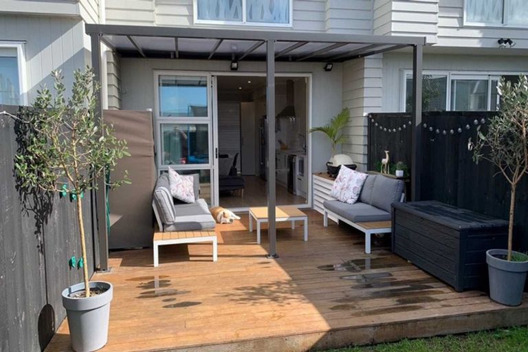 Photo of property in 10 Touhou Road, Hobsonville, Auckland, 0616