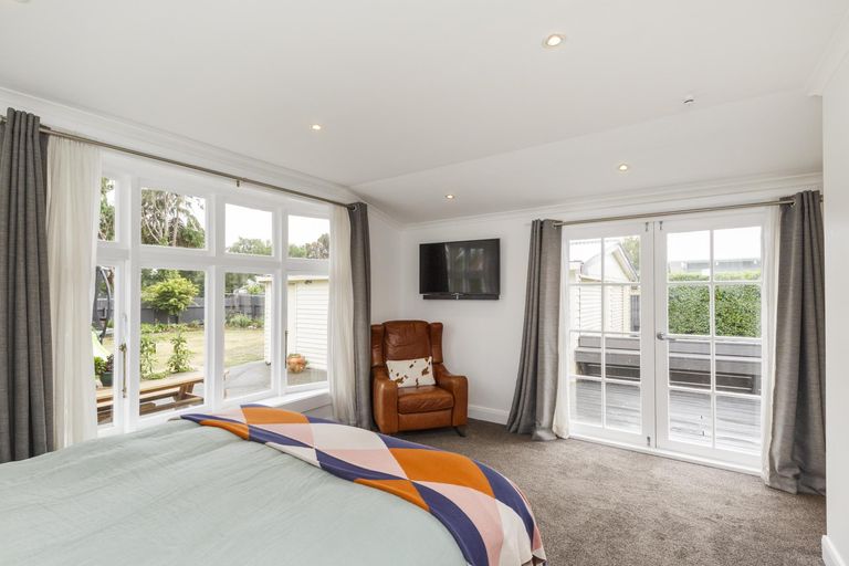Photo of property in 17 Chelwood Street, Takaro, Palmerston North, 4412