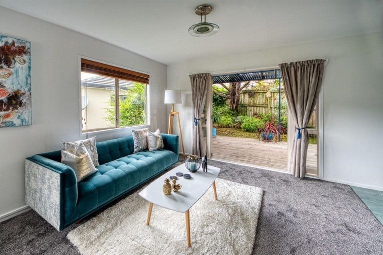 Photo of property in 39 Zefiro Drive, Massey, Auckland, 0614