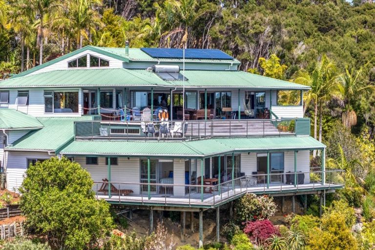 Photo of property in 104 Te Wahapu Road, Russell, 0272