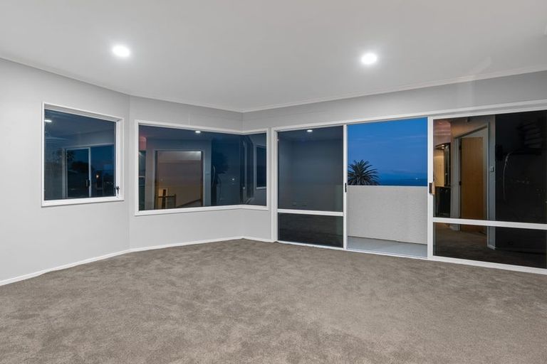 Photo of property in 2 Findlay Street, Moturoa, New Plymouth, 4310