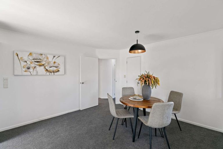 Photo of property in 19 Lasque Place, Glen Eden, Auckland, 0602